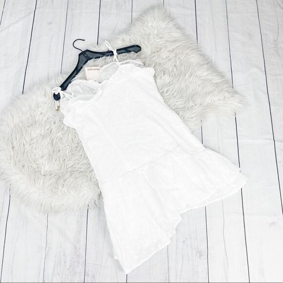 Showpo Banazir in White Broderie Adj. Shoulder tie asymmetrical ruffle‎ Size 10 - Picture 4 of 5